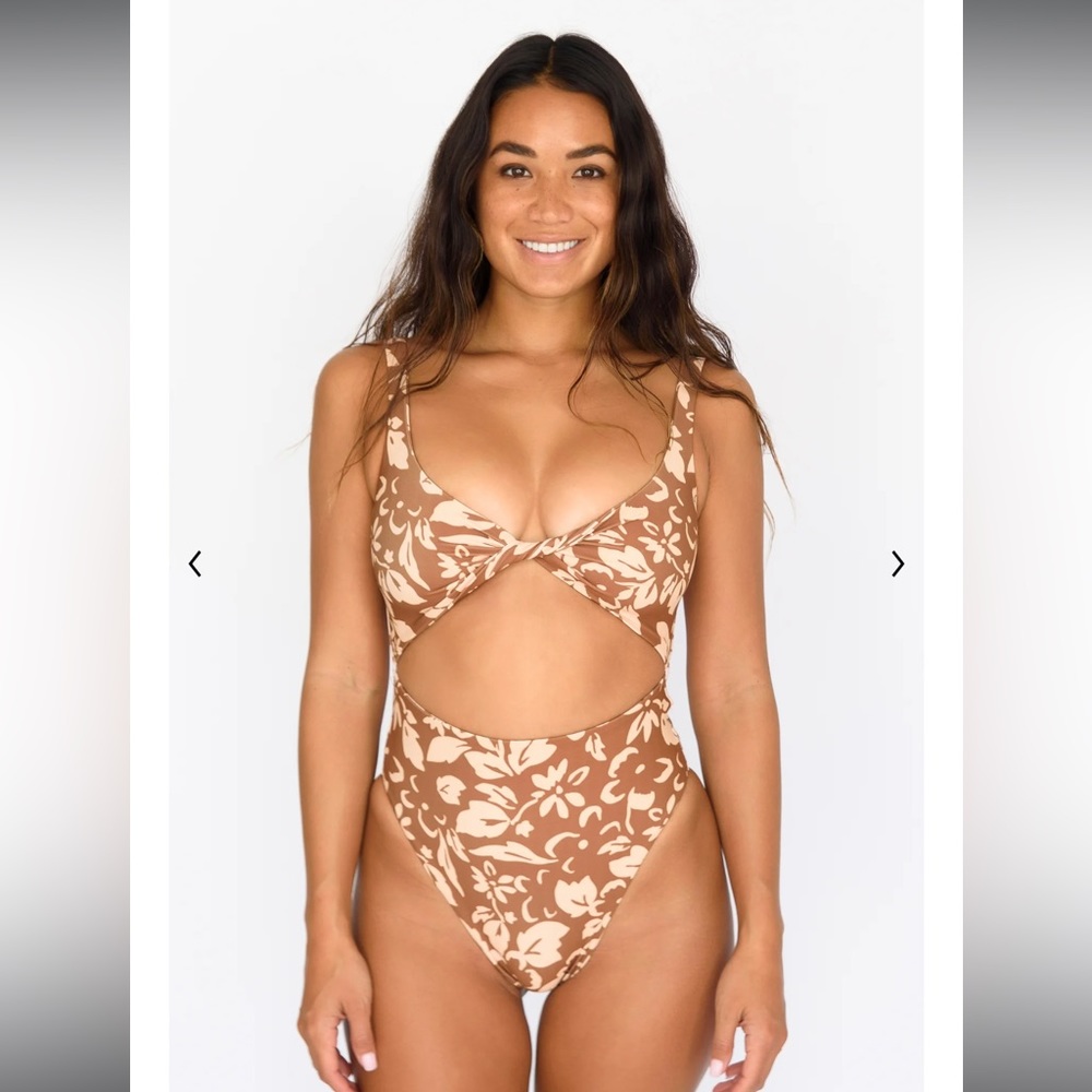 Skatie Chloe - Namotu Large NWT